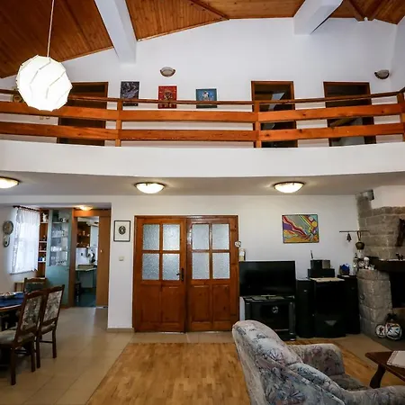 Къща За Гости Вероника Кърджали Villa Ayrovo